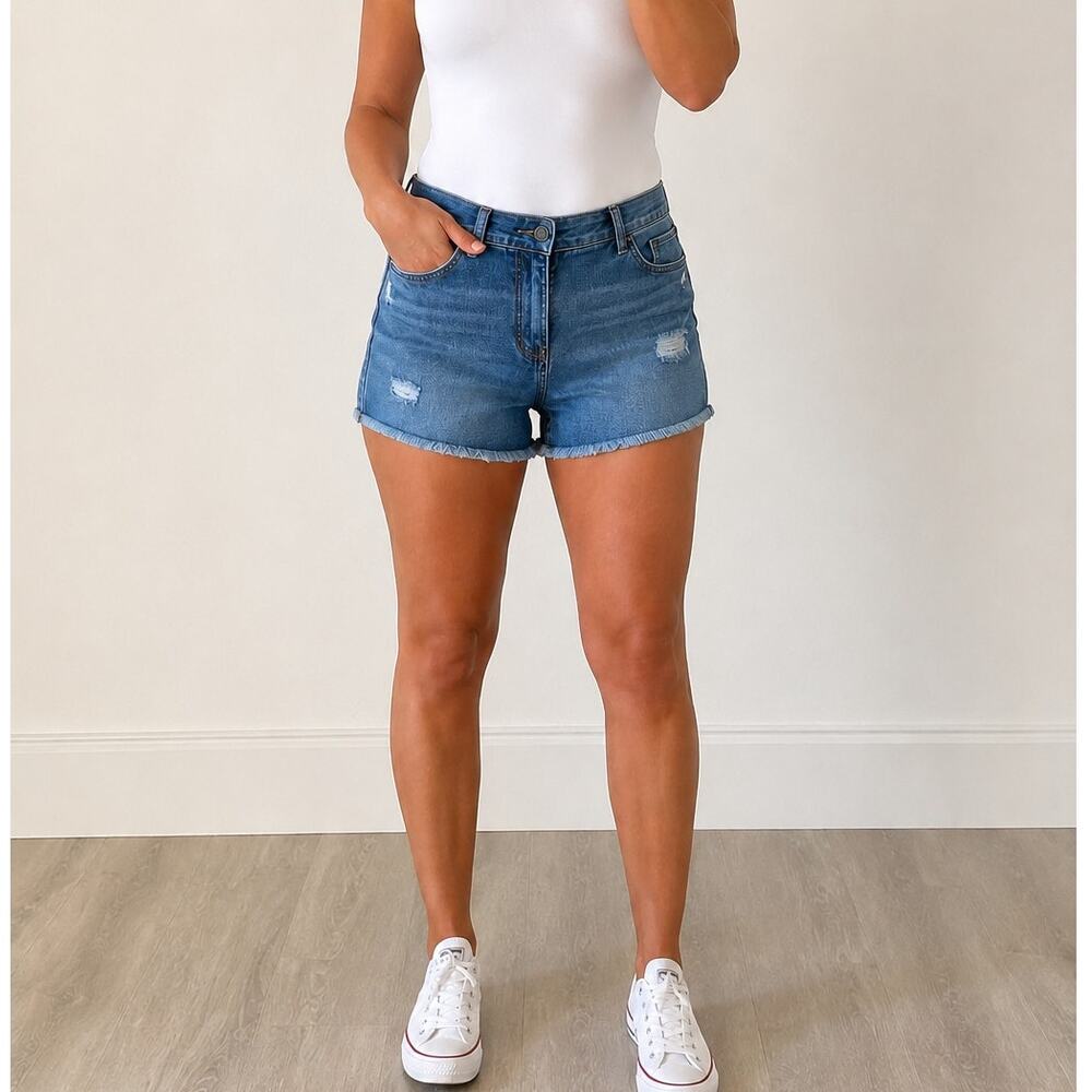 Old Navy 🌿Women’s Distressed Denim Shorts Size 12 Medium Wash Cutoff Raw Hem